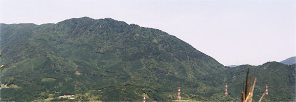 四天王寺山から御笠山（宝満山）を望む